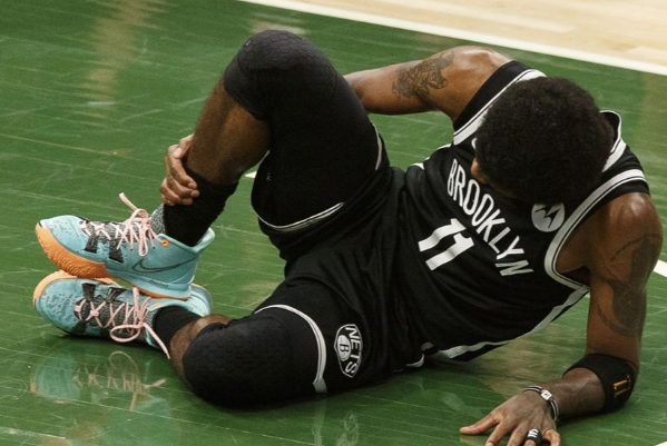 倒在地上的欧文