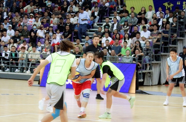 如何评价一位篮球运动员的技术水平与综合能力?